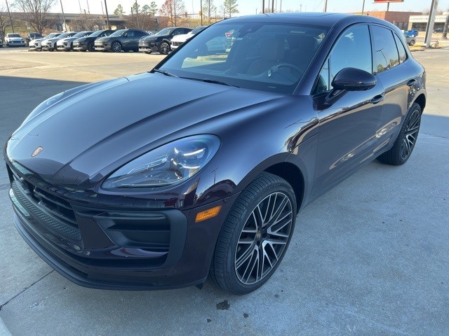 more details - porsche macan