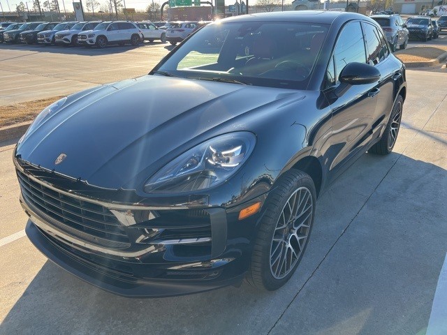 more details - porsche macan