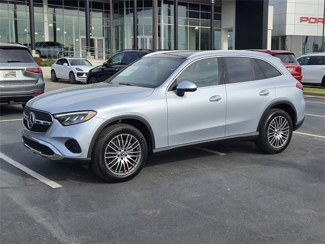 more details - mercedes-benz glc