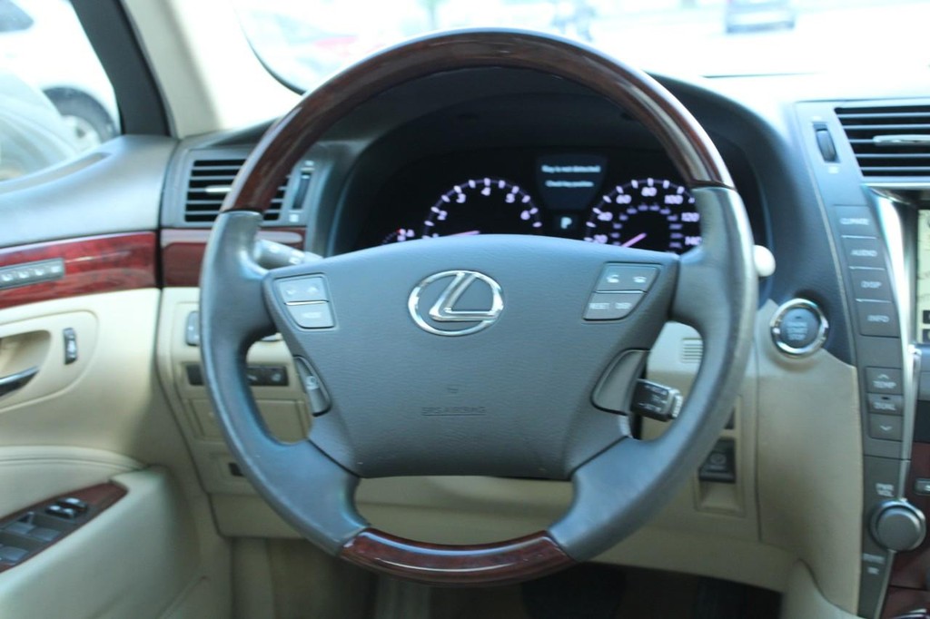 2007 Lexus LS 460 photo