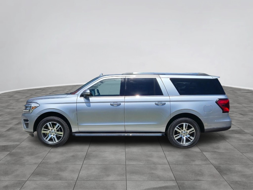 Ford Expedition Max Vehicle Full-screen Gallery Image 2