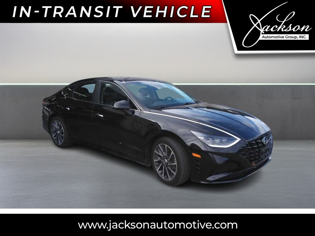 Hyundai Sonata Vehicle Full-screen Gallery Image 01