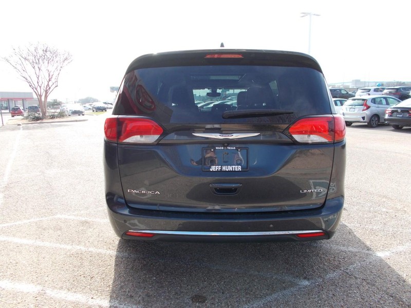 2019 Chrysler Pacifica Limited photo