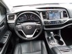 2017 Toyota Highlander SE thumbnail image 17