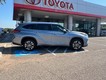 2022 Toyota Highlander Hybrid XLE thumbnail image 06