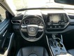 2022 Toyota Highlander XLE thumbnail image 17