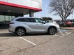 2025 Toyota Highlander Hybrid XLE thumbnail image 06
