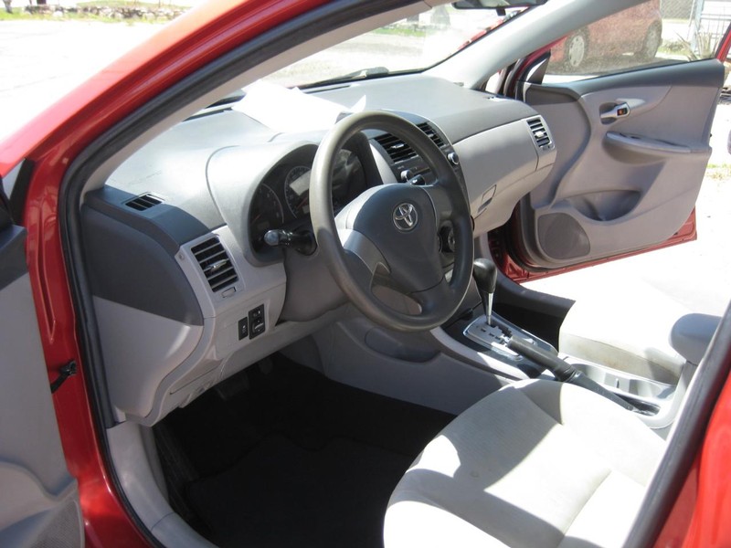 Toyota Corolla Vehicle Image 16