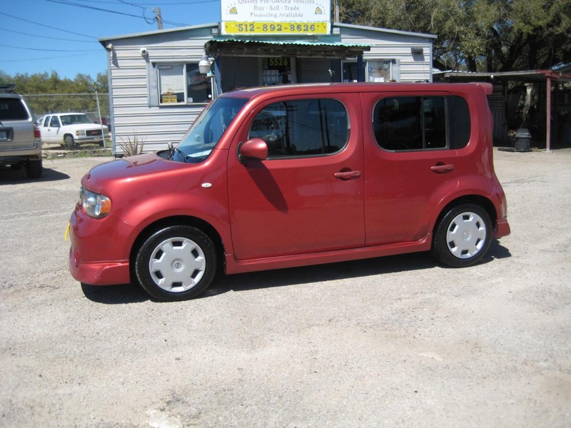 Nissan Cube Vehicle Image 02