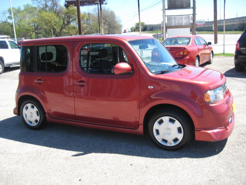 Nissan Cube Vehicle Image 07