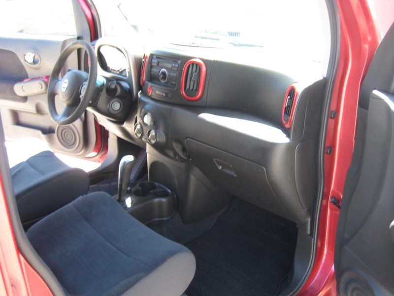Nissan Cube Vehicle Image 19