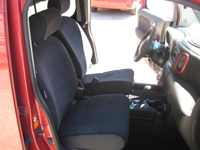 Nissan Cube Vehicle Image 21