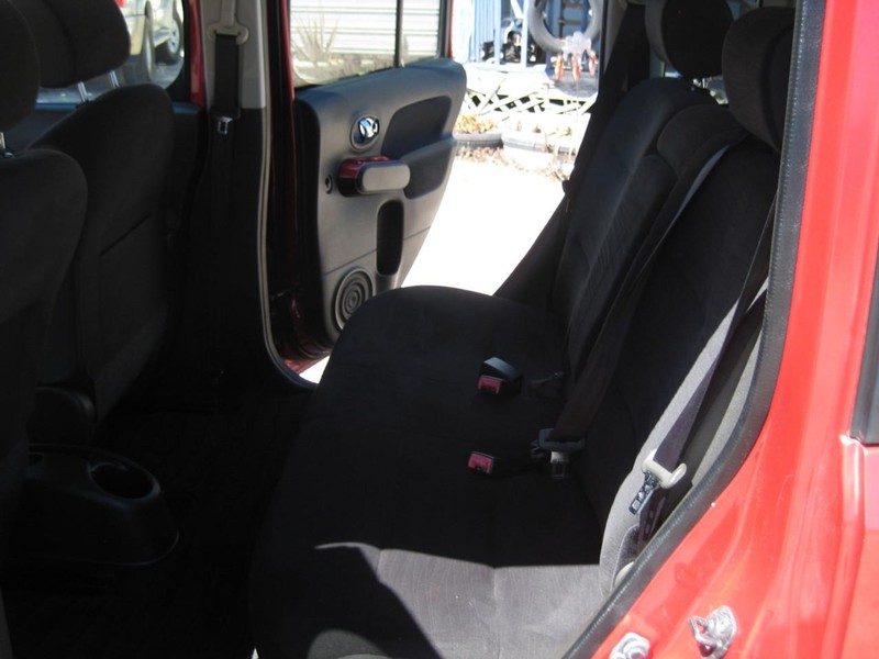 Nissan Cube Vehicle Image 22