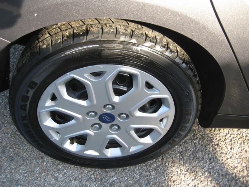 Ford Focus Vehicle Image 10