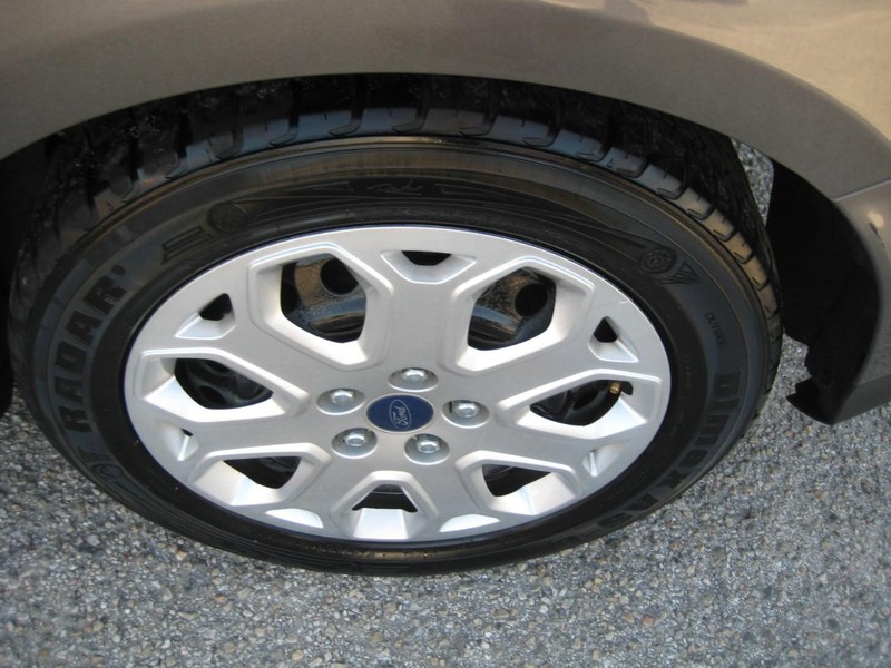 Ford Focus Vehicle Image 11