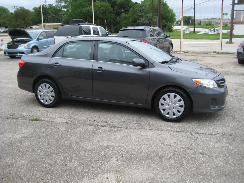 Toyota Corolla Vehicle Image 04