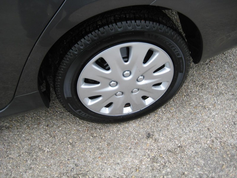Toyota Corolla Vehicle Image 08