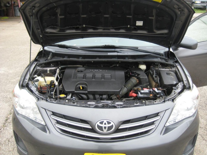 Toyota Corolla Vehicle Image 12