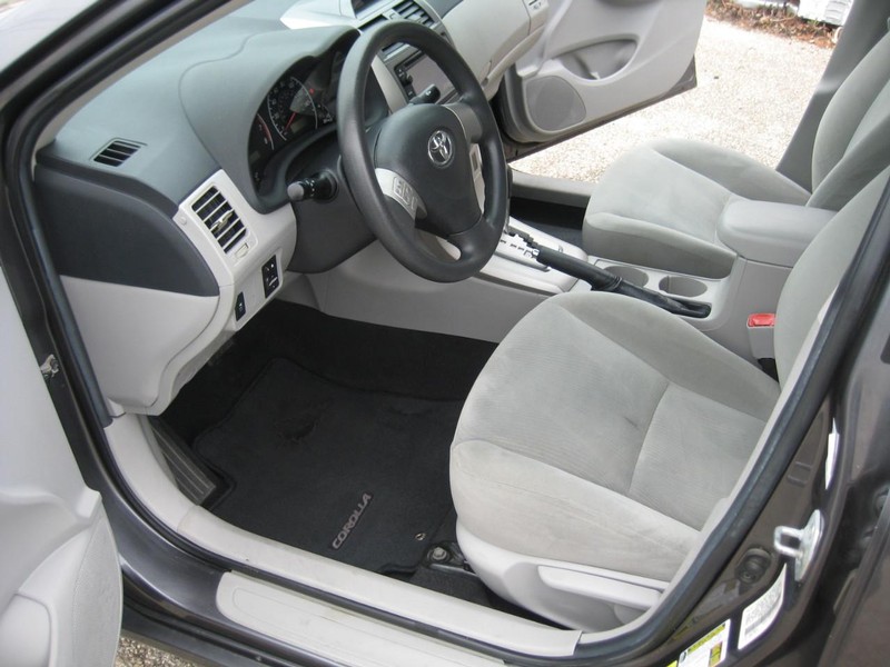Toyota Corolla Vehicle Image 15