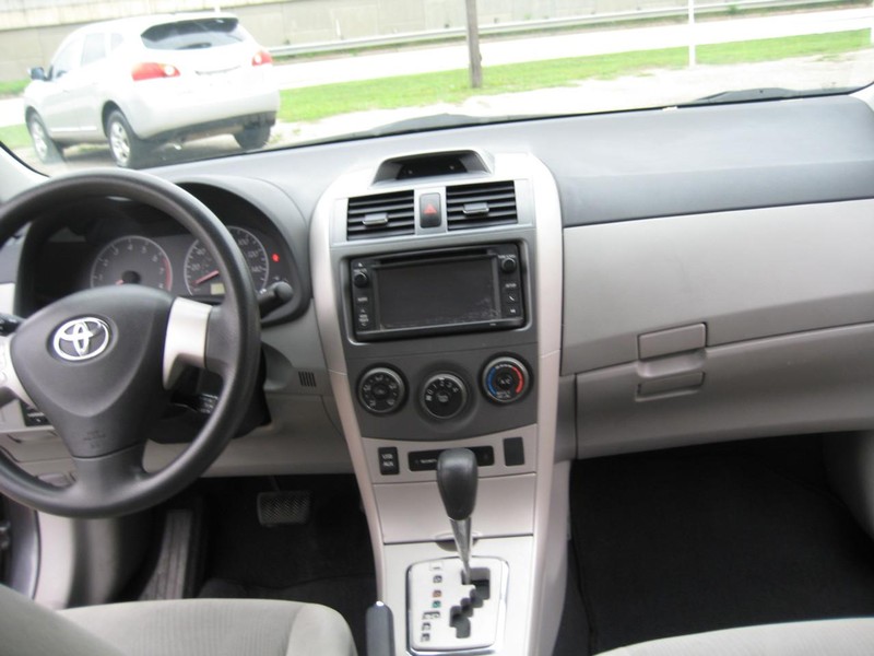 Toyota Corolla Vehicle Image 17