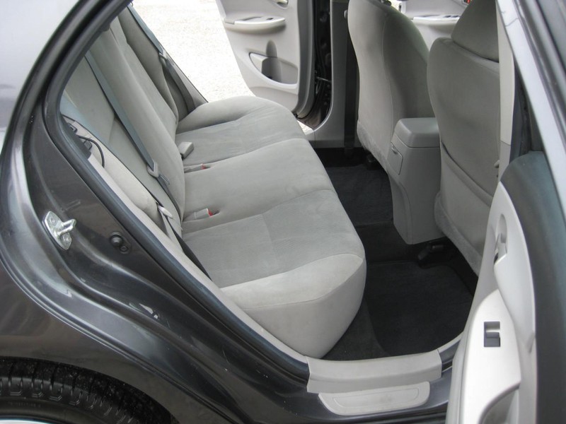 Toyota Corolla Vehicle Image 18