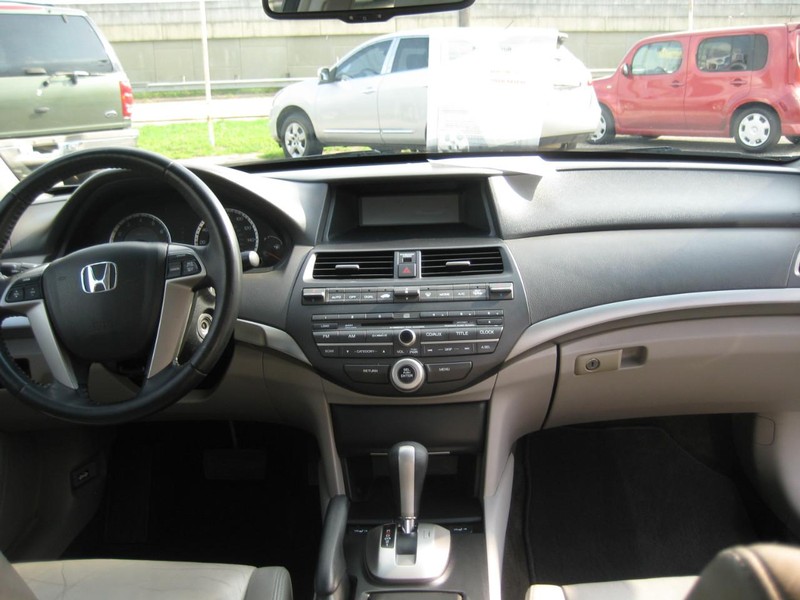 Honda Accord Sedan Vehicle Image 15
