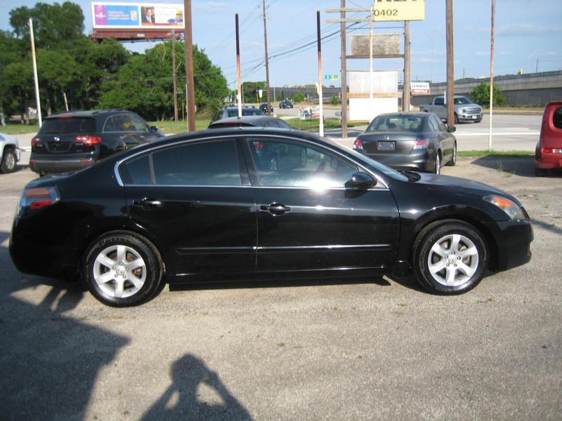 Nissan Altima Vehicle Image 06