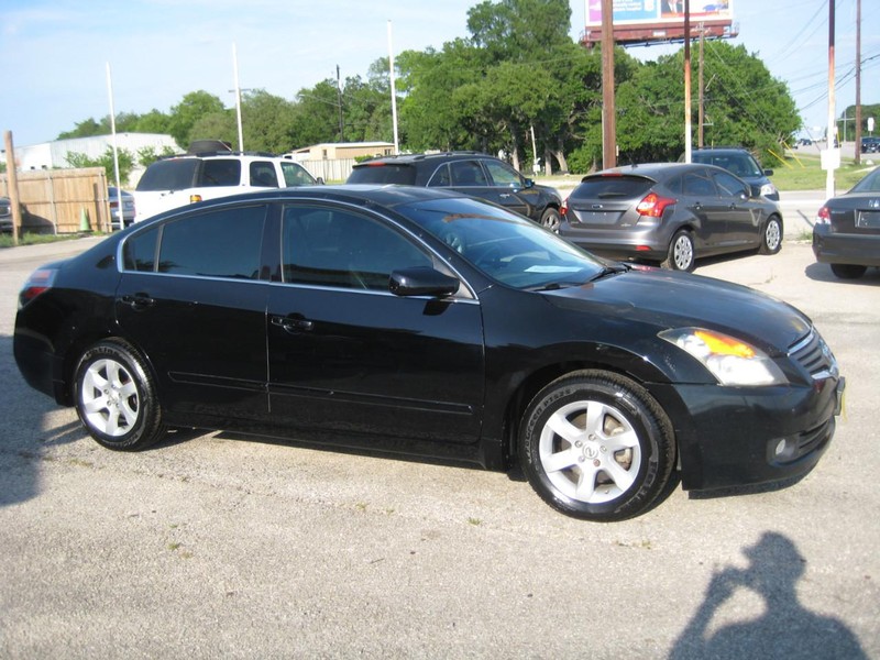 Nissan Altima Vehicle Image 07