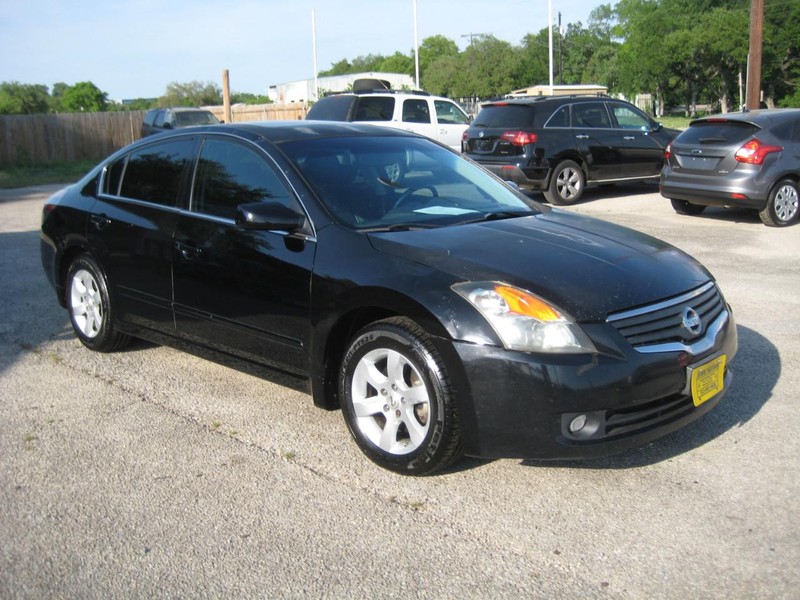 Nissan Altima Vehicle Image 08
