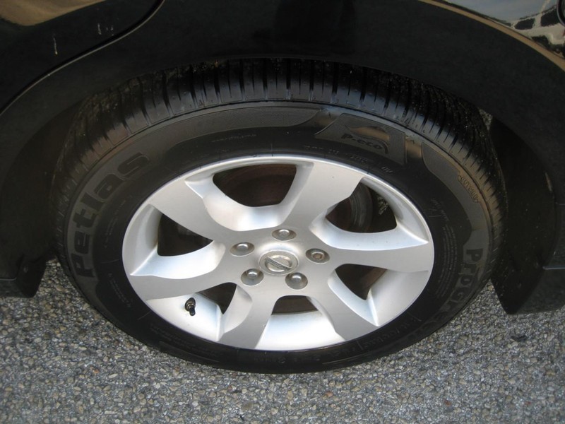 Nissan Altima Vehicle Image 11