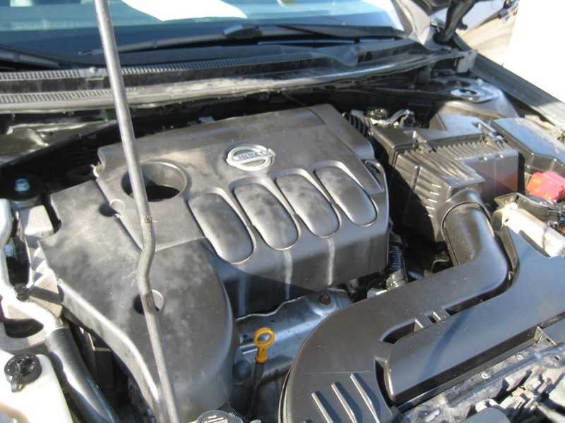 Nissan Altima Vehicle Image 13