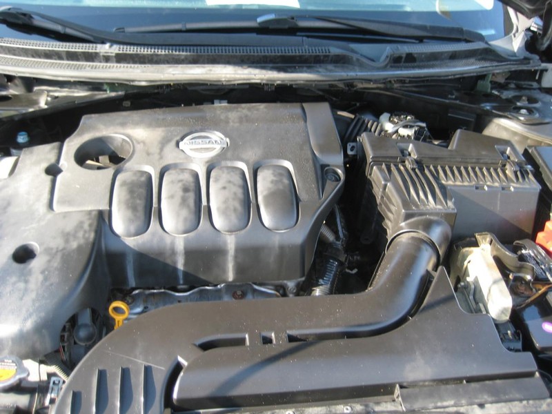 Nissan Altima Vehicle Image 14