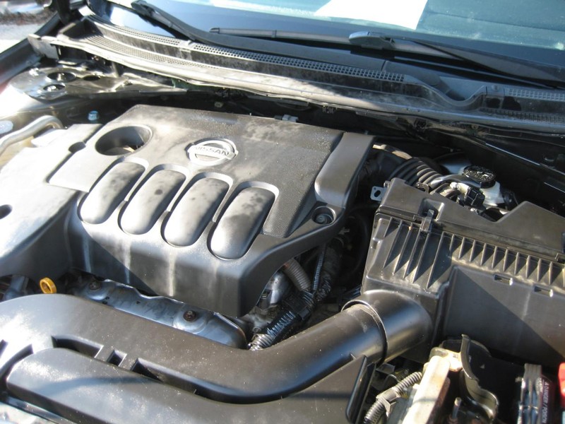 Nissan Altima Vehicle Image 15