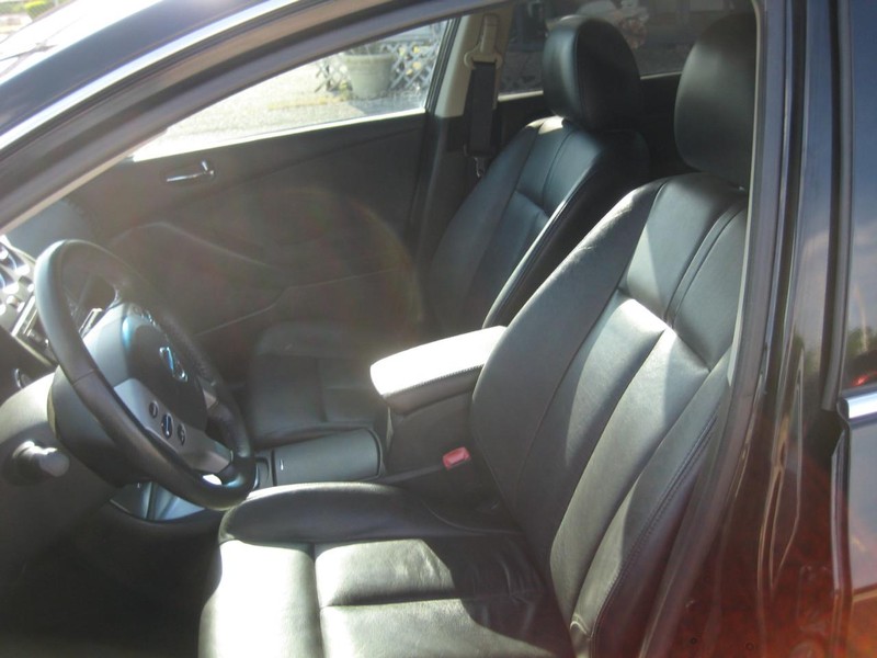 Nissan Altima Vehicle Image 18