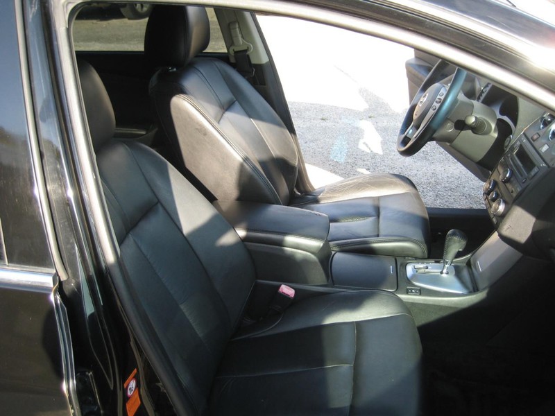 Nissan Altima Vehicle Image 21