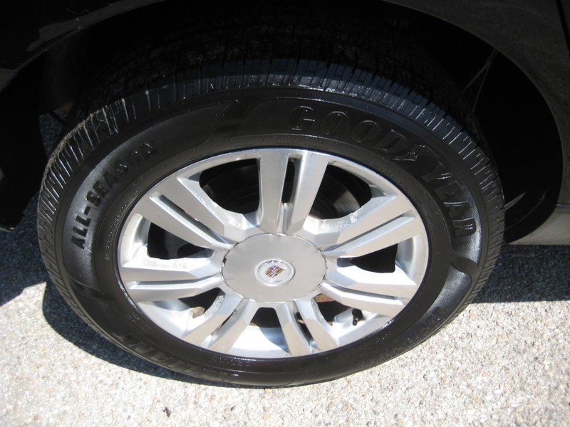 Cadillac SRX Vehicle Image 10