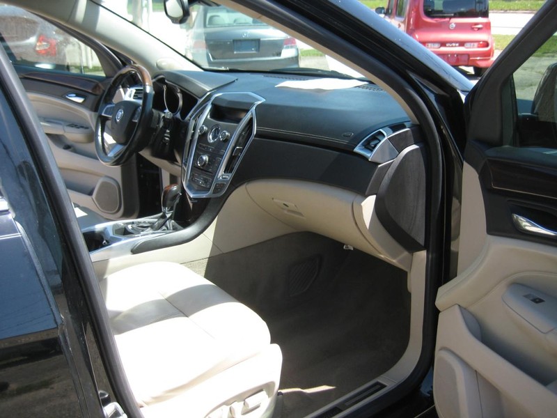 Cadillac SRX Vehicle Image 19