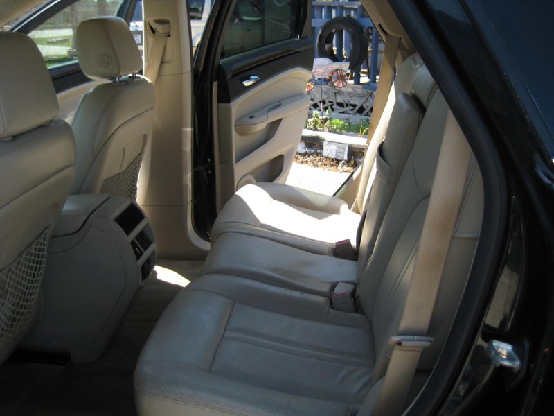Cadillac SRX Vehicle Image 22