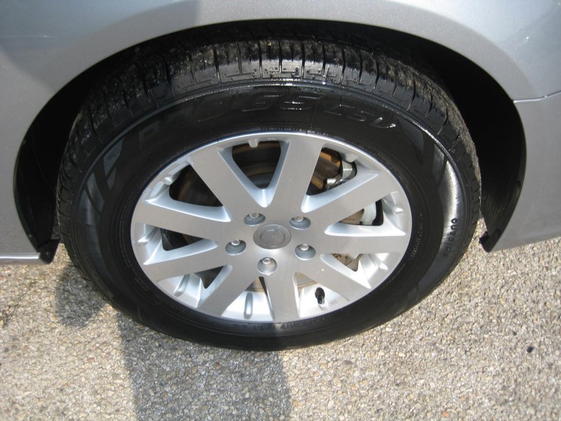 Chrysler Town & Country Vehicle Image 09