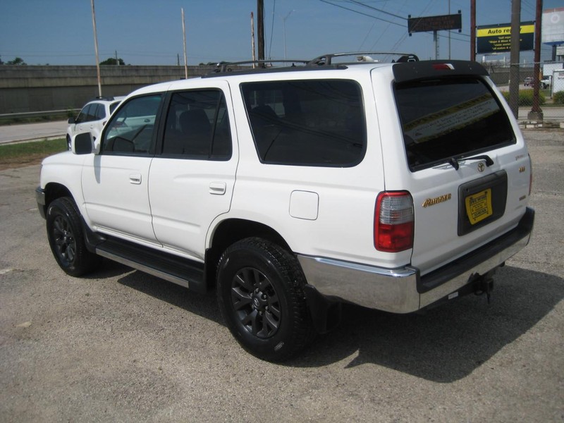 Toyota 4Runner Vehicle Image 04