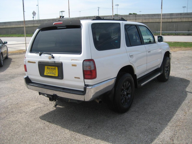 Toyota 4Runner Vehicle Image 05