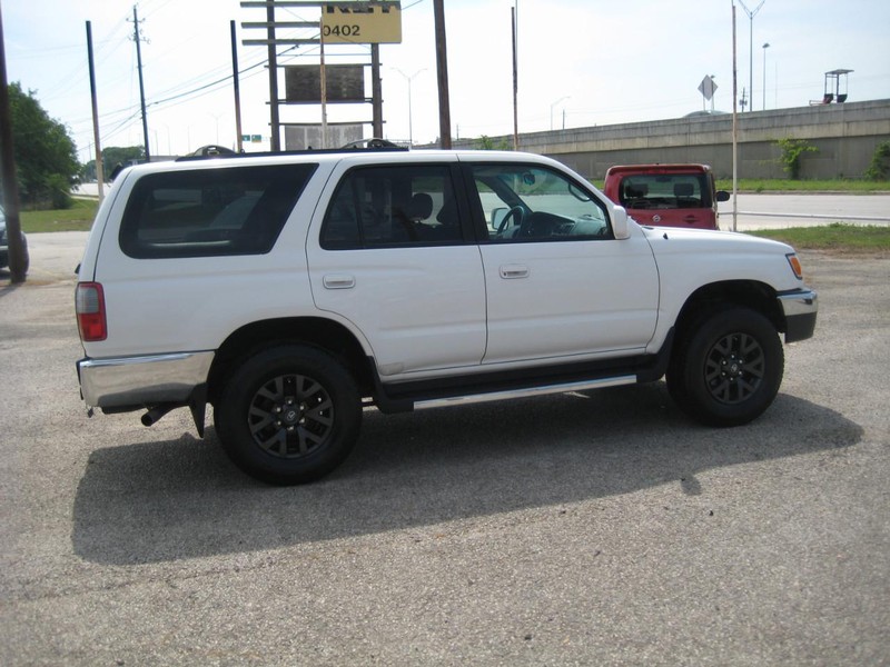 Toyota 4Runner Vehicle Image 06