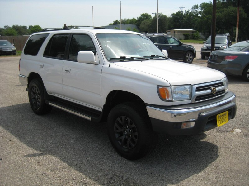 Toyota 4Runner Vehicle Image 08
