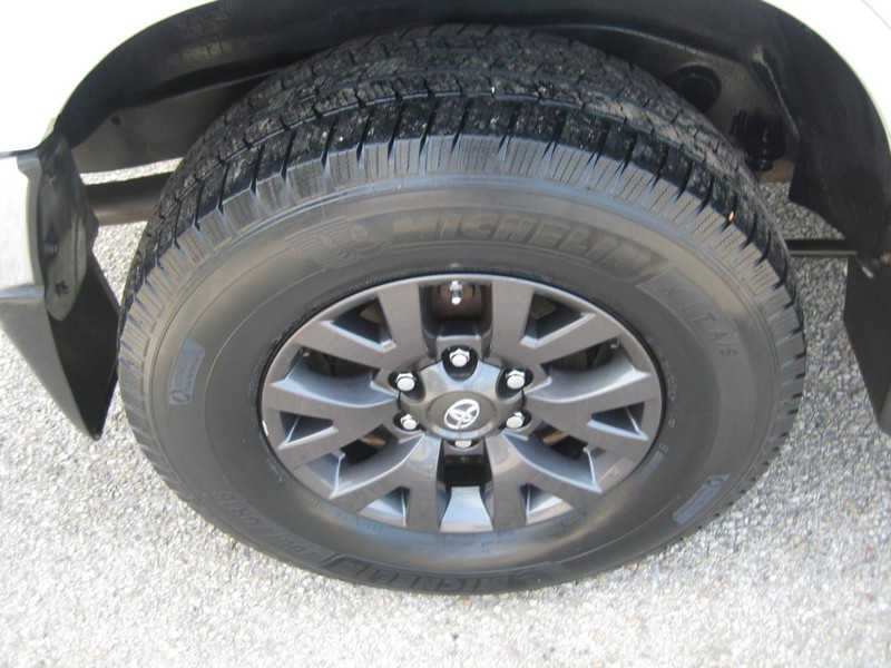 Toyota 4Runner Vehicle Image 10