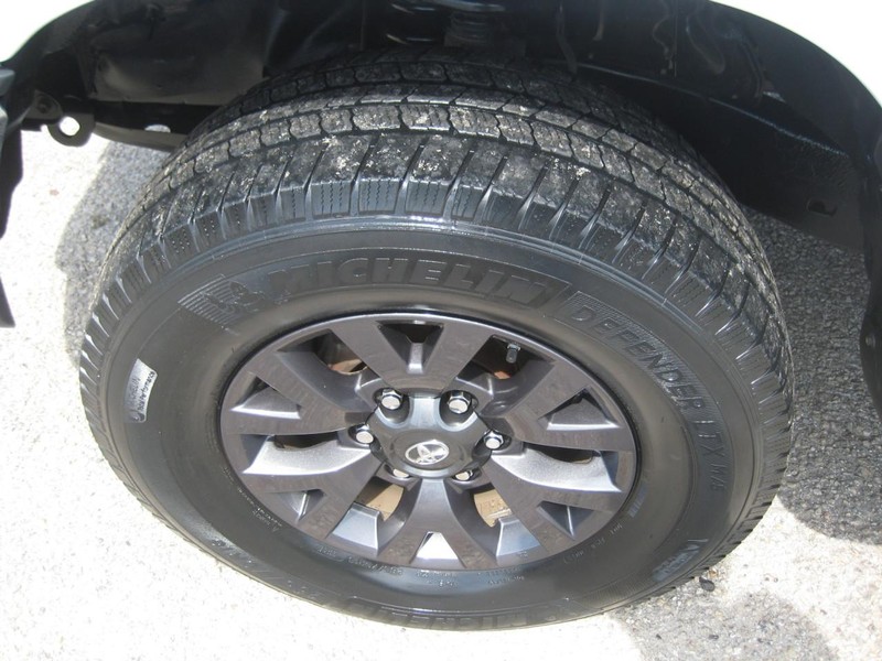 Toyota 4Runner Vehicle Image 12