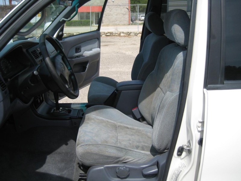 Toyota 4Runner Vehicle Image 17