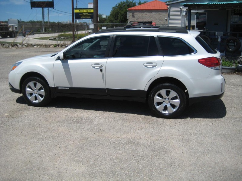 Subaru Outback Vehicle Image 02
