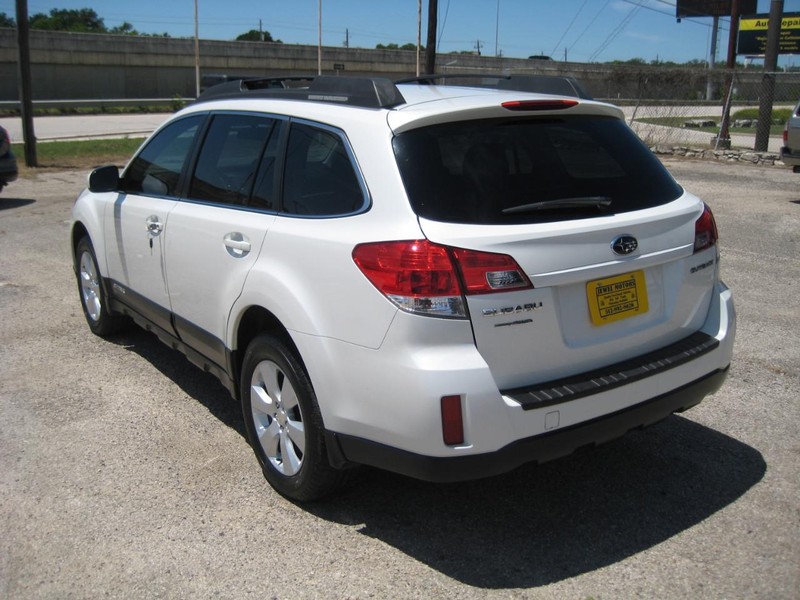 Subaru Outback Vehicle Image 03