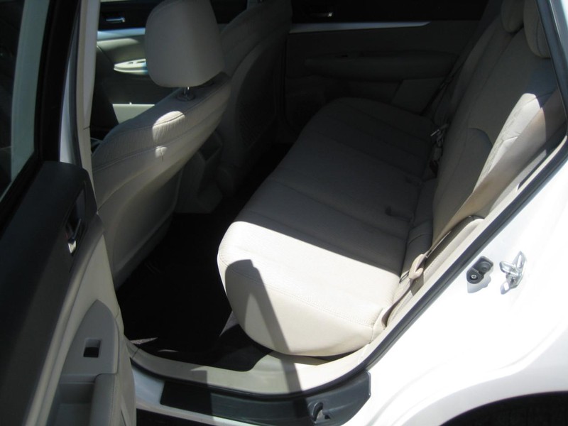 Subaru Outback Vehicle Image 10