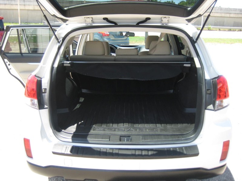 Subaru Outback Vehicle Image 11